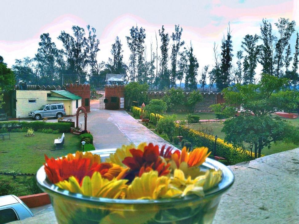Swaraj Resorts Бхаратпур Экстерьер фото