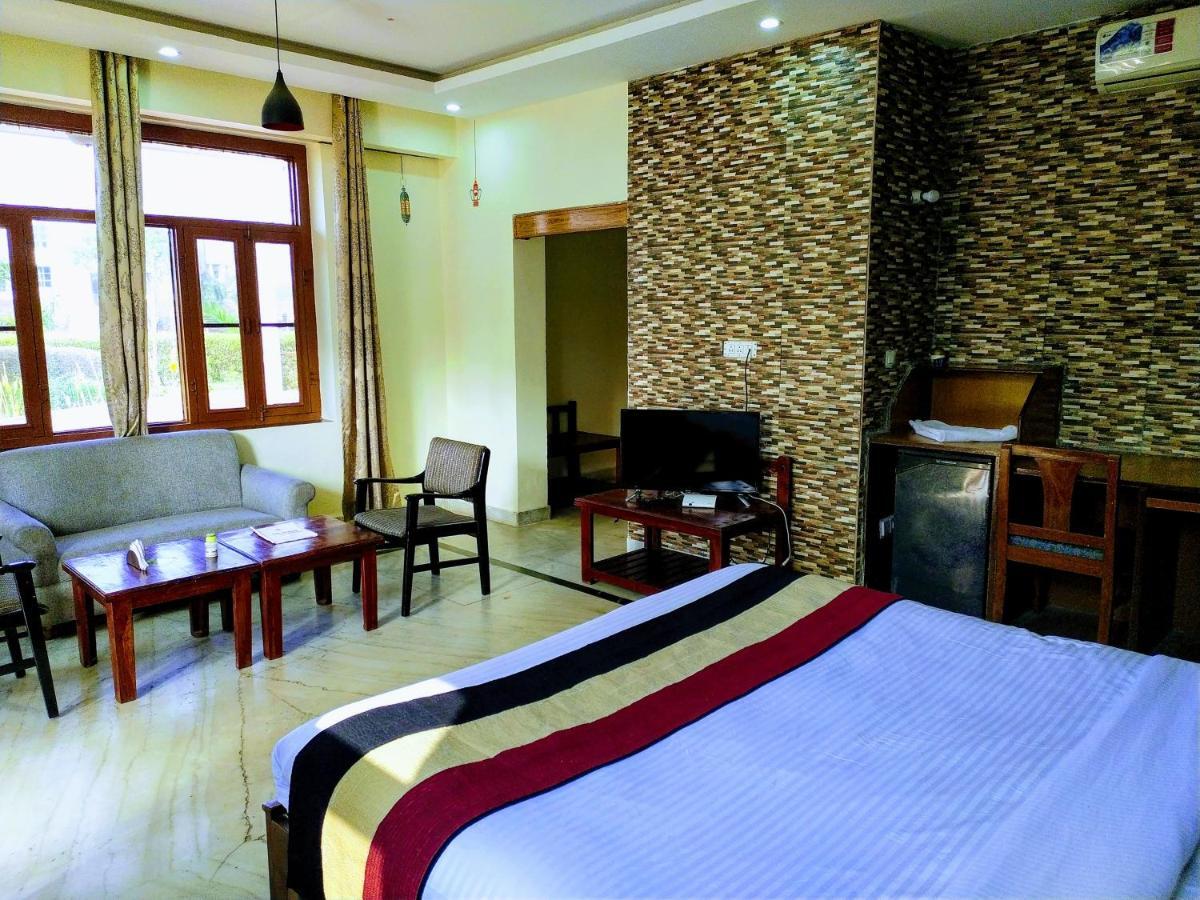 Swaraj Resorts Бхаратпур Экстерьер фото